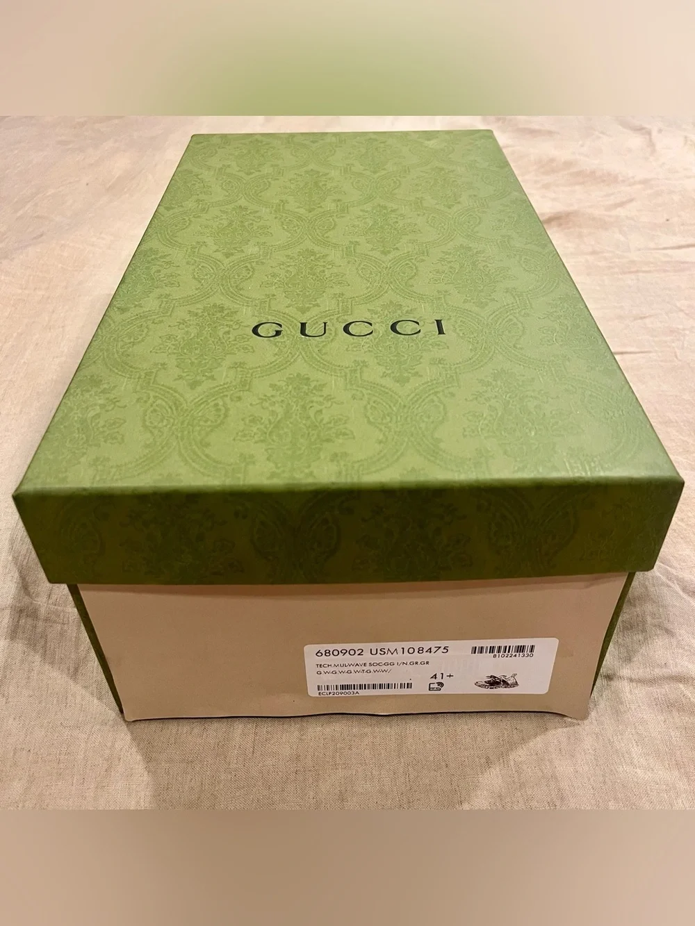 Gucci gg logo